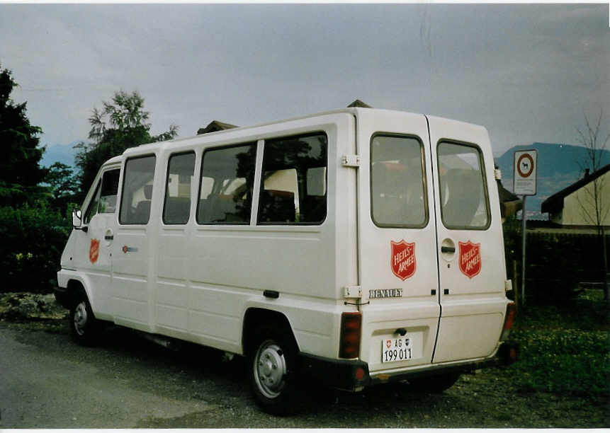 (069'624) - Heilsarmee, Reinach - AG 199'011 - Renault am 23. Juli 2004 in St�fa, Jugendhaus