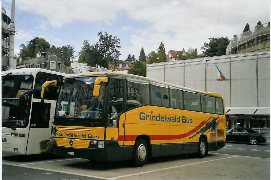 (070'228) - AVG Grindelwald - Nr. 30/BE 171'240 - Mercedes am 21. August 2004 in Luzern, L�wenplatz