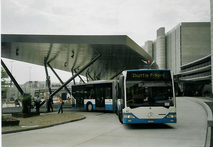 (070'813) - Welti-Furrer, Z�rich - Nr. 97/ZH 718'197 - Mercedes am 11. September 2004 in Z�rich, Flughafen