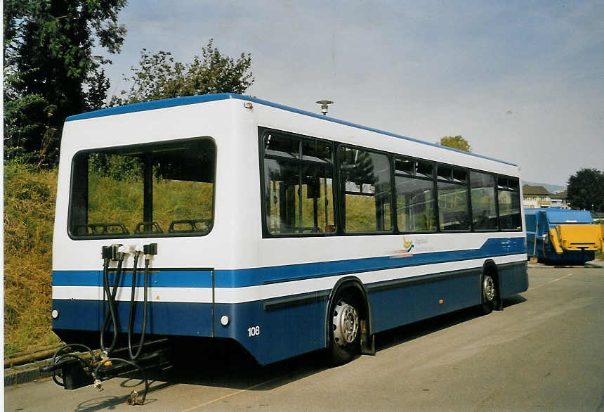 (070'833) - ZVB Zug - Nr. 108/ZG 82'548 - Lanz+Marti/Hess Personenanh�nger am 11. September 2004 in Zug, Garage