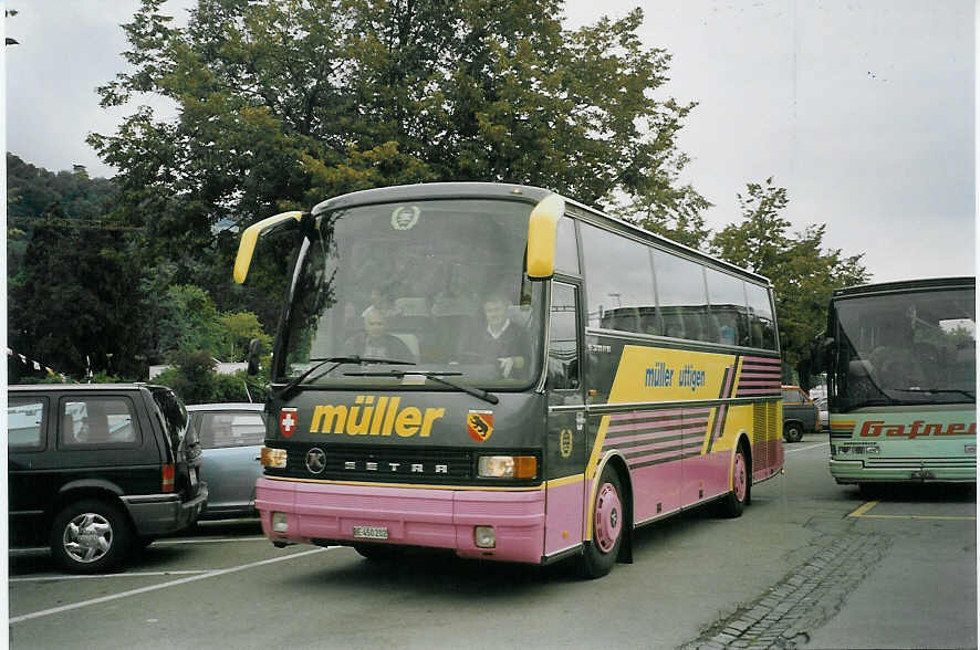 (071'231) - M�ller, Uttigen - BE 450'202 - Setra am 26. September 2004 in Thun, CarTerminal