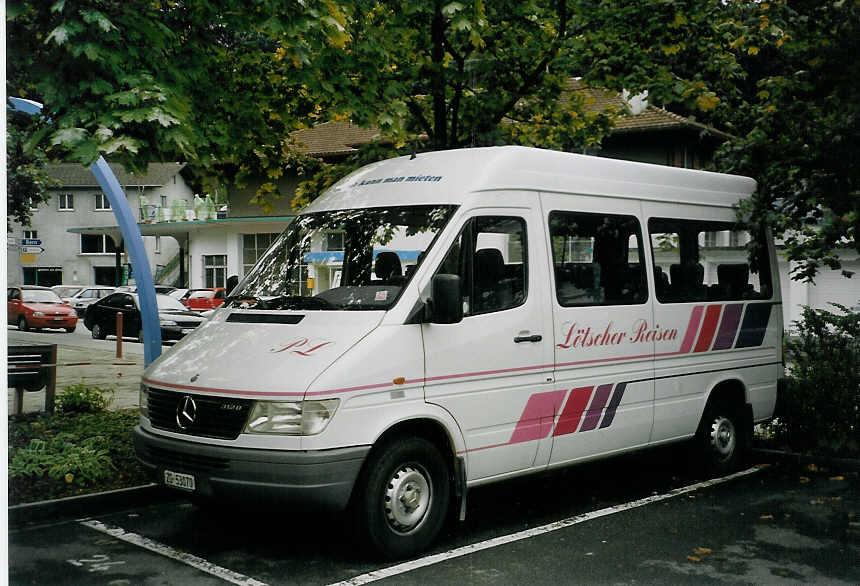 (071'233) - L�tscher, Neuheim - ZG 53'070 - Mercedes am 26. September 2004 in Thun, Grabengut