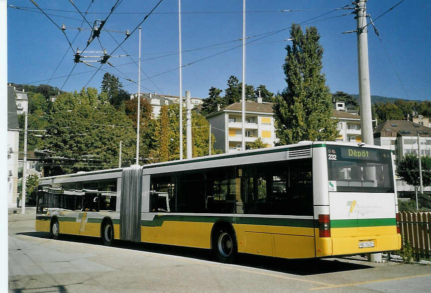 (071'326) - TN Neuch�tel - Nr. 232/NE 15'432 - MAN am 3. Oktober 2004 in Neuch�tel, D�p�t