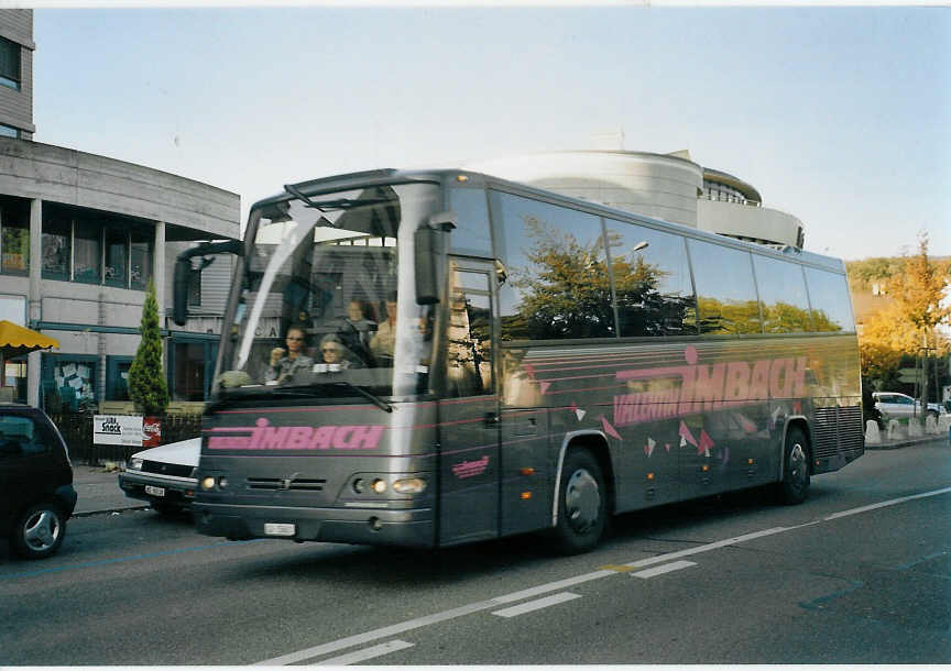 (072'321) - Imbach, Wolhusen - LU 15'601 - Volvo/Dr�gm�ller am 24. Oktober 2004 beim Bahnhof Laufen