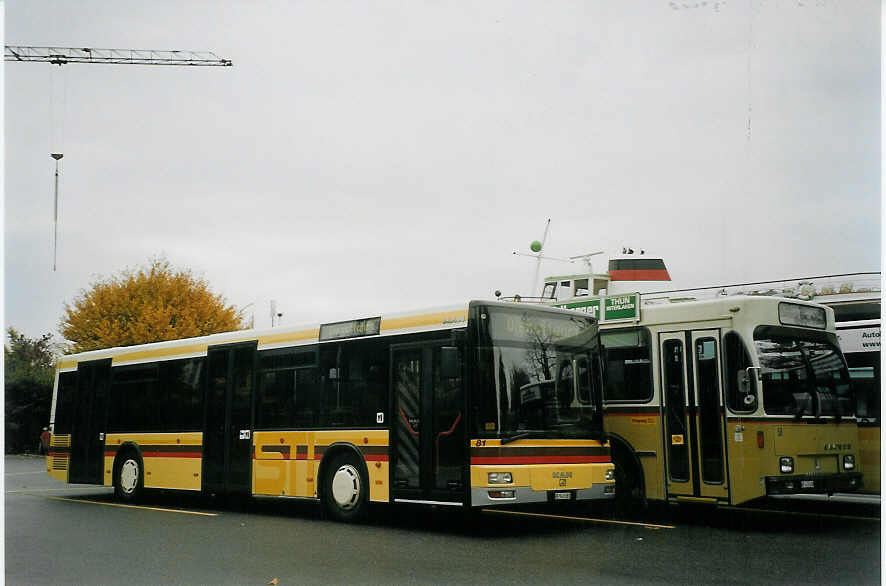 (072'505) - STI Thun - Nr. 81/BE 543'381 - MAN am 1. November 2004 bei der Schiffl�ndte Thun