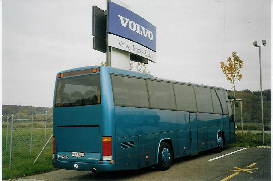 (072'514) - Volvo, M�nchenbuchsee - BE 543'256 - Volvo am 6. November 2004 in M�nchenbuchsee, Volvo