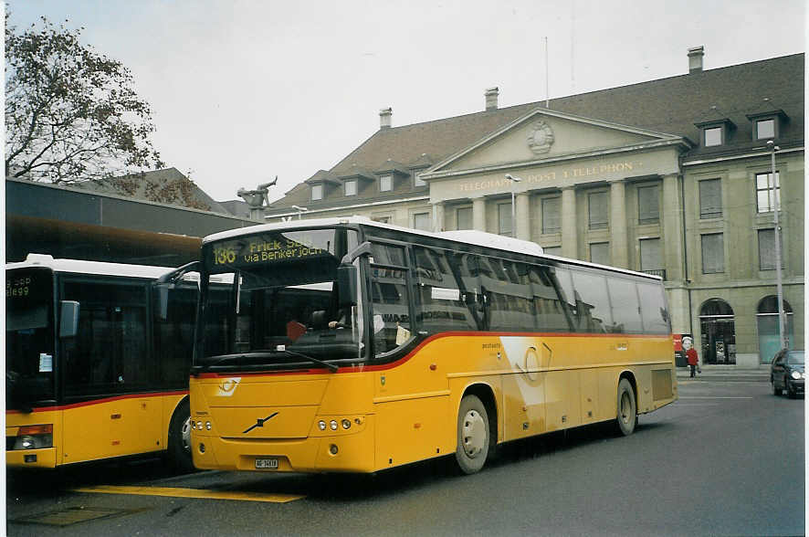 (072'729) - Brem, W�lflinswil - AG 14'618 - Volvo am 27. November 2004 beim Bahnhof Aarau