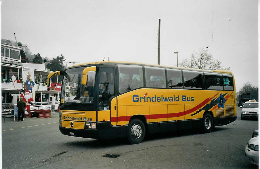 (073'122) - AVG Grindelwald - Nr. 30/BE 171'240 - Mercedes am 12. Dezember 2004 bei der Schiffl�ndte Thun