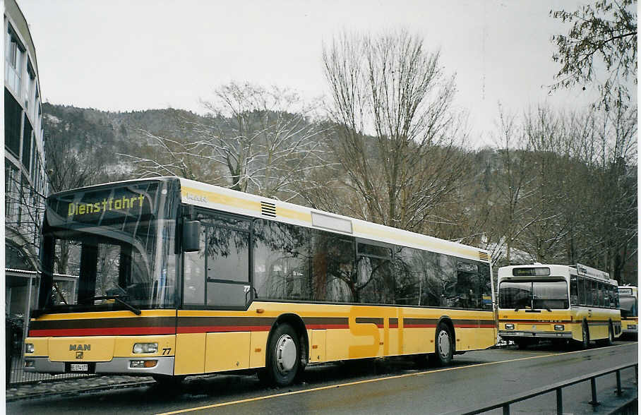 (073'232) - STI Thun - Nr. 77/BE 274'177 - MAN am 18. Dezember 2004 bei der Schiffl�ndte Thun