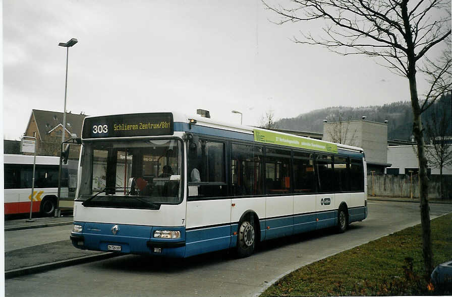 (073'418) - Limmat Bus, Dietikon - Nr. 7/ZH 726'107 - Renault (ex H�rzeler, Dietikon Nr. 27) am 28. Dezember 2004 in Spreitenbach, Shopping Center