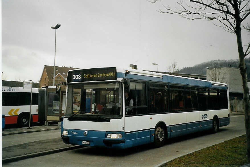 (073'420) - Limmat Bus, Dietikon - Nr. 11/ZH 726'111 - Renault (ex H�rzeler, Dietikon Nr. 37) am 28. Dezember 2004 in Spreitenbach, Shopping Center
