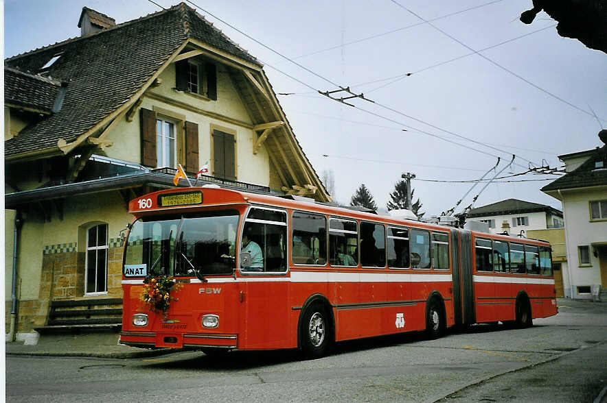 (074'105) - TN Neuch�tel - Nr. 160 - FBW/Hess Gelenktrolleybus (ex Nr. 60) am 16. Januar 2005 in Neuch�tel, La Coudre