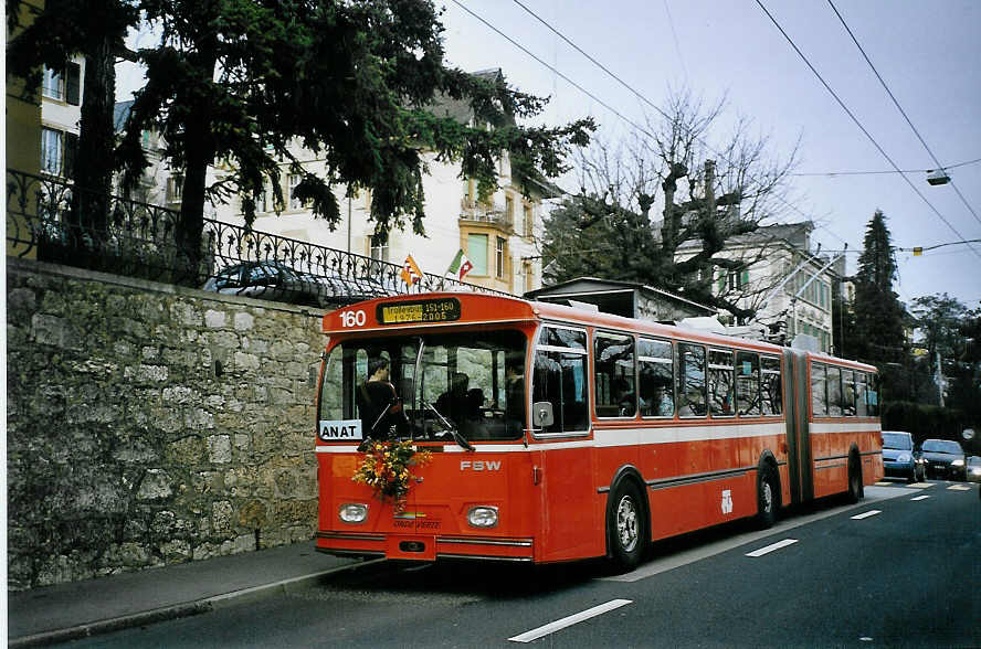 (074'135) - TN Neuch�tel - Nr. 160 - FBW/Hess Gelenktrolleybus (ex Nr. 60) am 16. Januar 2005 in Neuch�tel, Chaumi�re