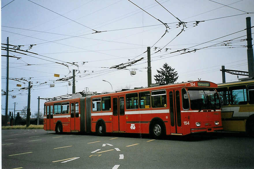 (074'218) - TN Neuch�tel - Nr. 154 - FBW/Hess Gelenktrolleybus (ex Nr. 54) am 16. Januar 2005 in Marin, D�p�t