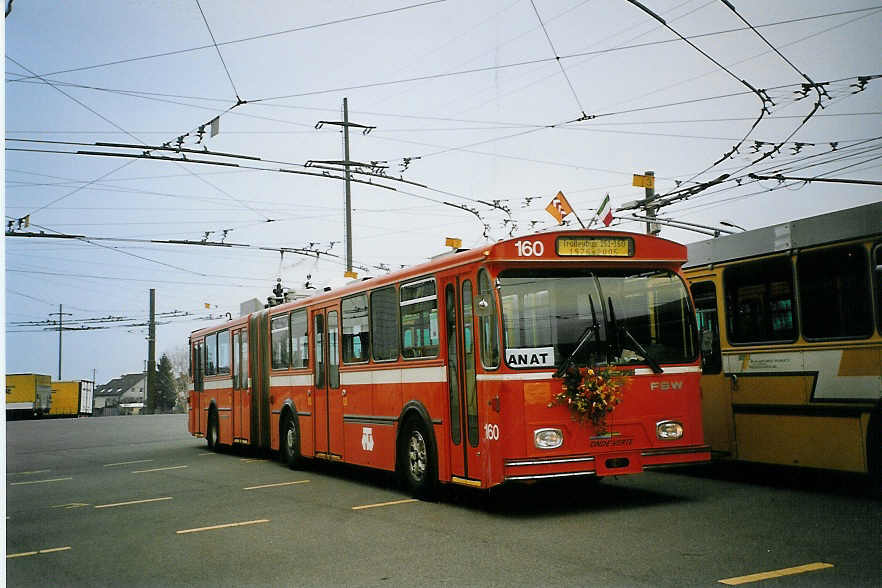 (074'226) - TN Neuch�tel - Nr. 160 - FBW/Hess Gelenktrolleybus (ex Nr. 60) am 16. Januar 2005 in Marin, D�p�t