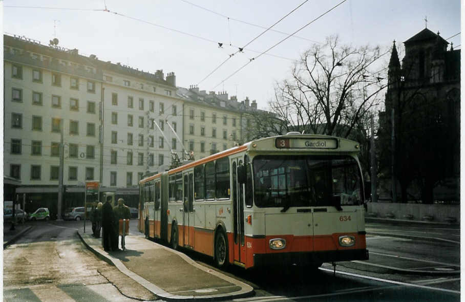 (074'833) - TPG Gen�ve - Nr. 634 - FBW/Hess Gelenktrolleybus am 24. Februar 2005 beim Bahnhof Gen�ve