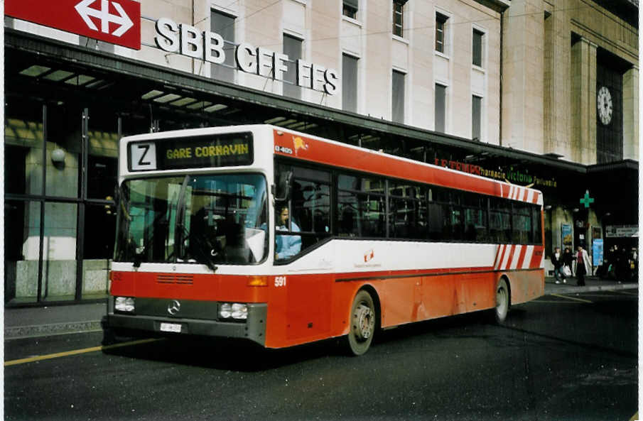 (074'928) - Dupraz, Gen�ve (TPG Nr. 591) - Nr. 52/GE 96'159 - Mercedes am 24. Februar 2005 beim Bahnhof Gen�ve