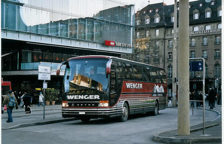 (075'334) - Wenger, Interlaken - Nr. 3/BE 73'465 - Setra am 3. M�rz 2005 beim Bahnhof Bern