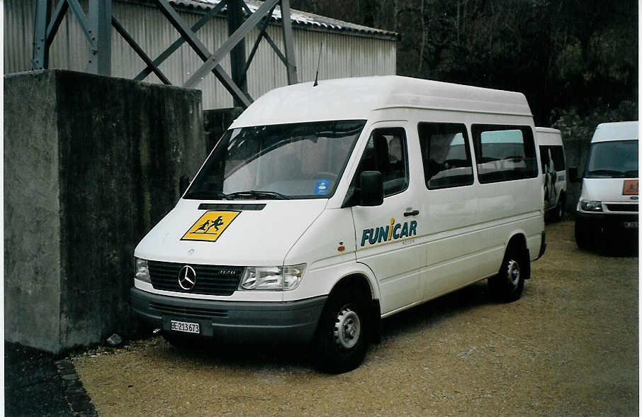 (075'415) - Funi-Car, Biel - Nr. 73/BE 213'673 - Mercedes am 5. M�rz 2005 in Biel, Garage