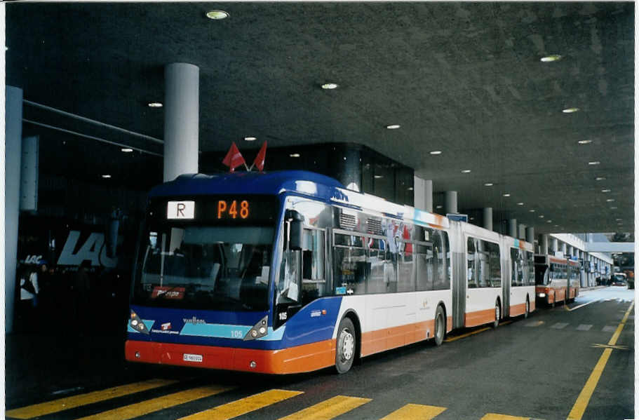 (075'436) - TPG Gen�ve - Nr. 105/GE 960'014 - Van Hool am 6. M�rz 2005 in Gen�ve, Palexpo