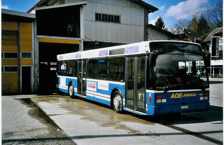 (075'728) - AOE Langnau - Nr. 6/BE 452'862 - Van Hool am 25. M�rz 2005 in Langnau, Garage