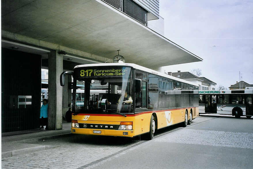 (075'831) - Ryffel, Uster - Nr. 38/ZH 117'745 - Setra am 31. M�rz 2005 beim Bahnhof Uster