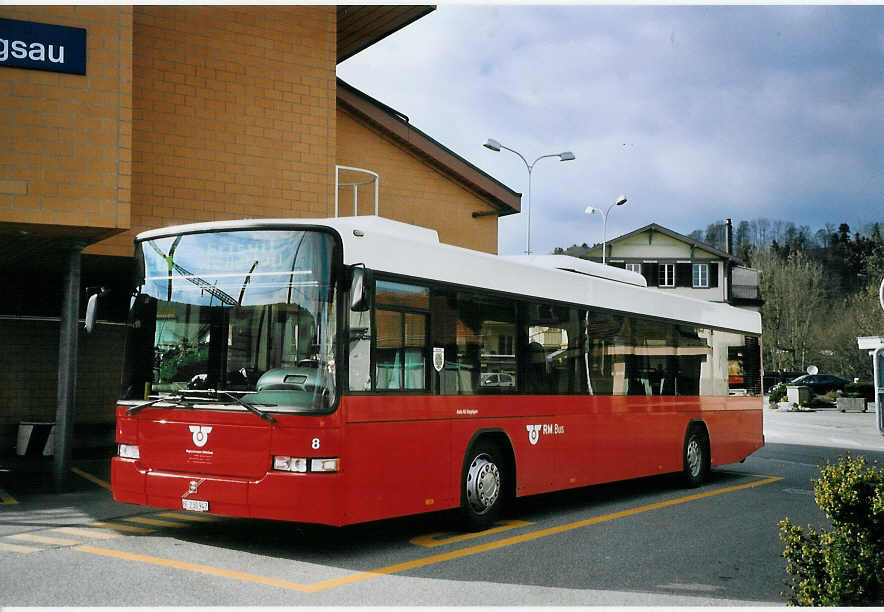 (076'110) - AAGK Koppigen - Nr. 8/BE 230'947 - Volvo/Hess am 10. April 2005 beim Bahnhof Hasle-R�egsau