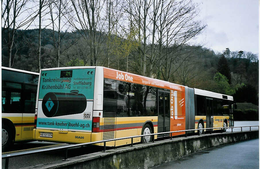 (076'215) - STI Thun - Nr. 107/BE 521'107 - MAN am 19. April 2005 bei der Schiffl�ndte Thun