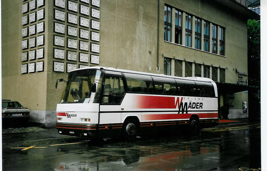 (076'507) - M�der, Schwanden - BE 90'509 - Neoplan am 5. Mai 2005 in Z�rich, Kongresshaus