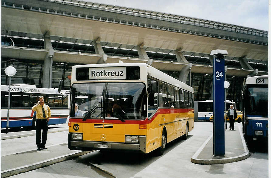 (078'519) - Bucheli, Kriens - Nr. 22/LU 15'544 - Mercedes am 11. Juli 2005 beim Bahnhof Luzern