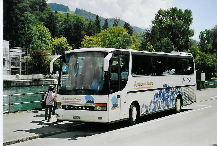 (079'334) - Amadeus, Visp - Nr. 1/VS 196'100 - Setra am 8. August 2005 bei der Schiffl�ndte Thun