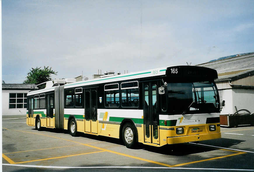 (079'928) - TN Neuch�tel - Nr. 165 - FBW/Hess Gelenktrolleybus am 27. August 2005 in Bellach, Hess