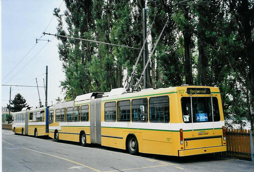(080'018) - TN Neuch�tel - Nr. 107 - NAW/Hess Gelenktrolleybus am 27. August 2005 in Neuch�tel, D�p�t