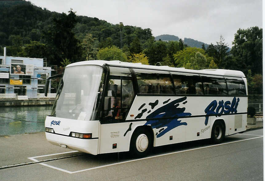 (080'425) - R�sli, Winterthur - ZH 533'081 - Neoplan (ex Gut, Stans) am 18. September 2005 bei der Schiffl�ndte Thun