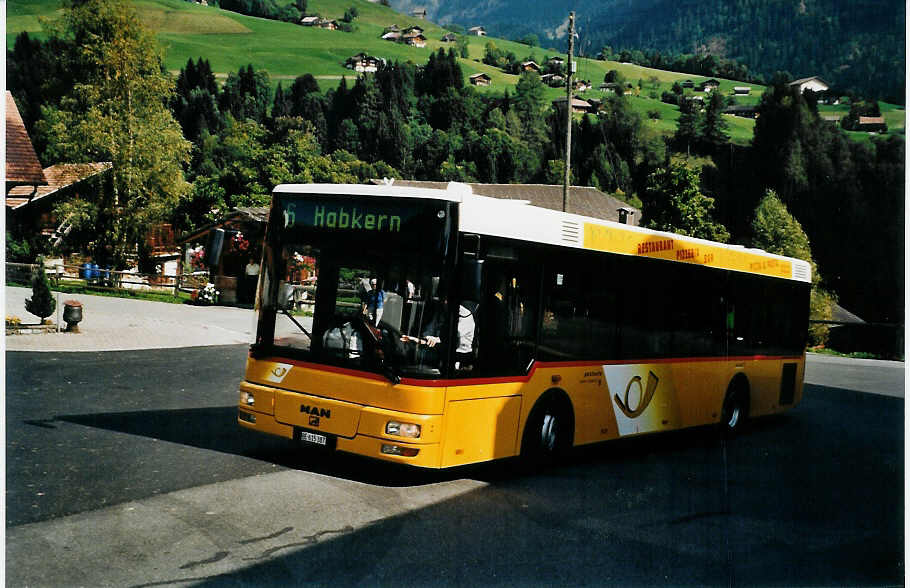 (080'531) - PostAuto Berner Oberland - BE 615'387 - MAN/G�ppel (ex P 23'034) am 25. September 2005 in Habkern, Post