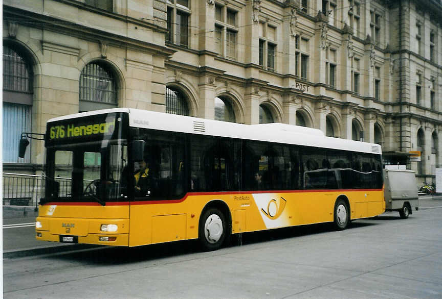 (080'934) - Moser, Flaach - Nr. 5/ZH 594'873 - MAN am 18. Oktober 2005 beim Hauptbahnhof Winterthur