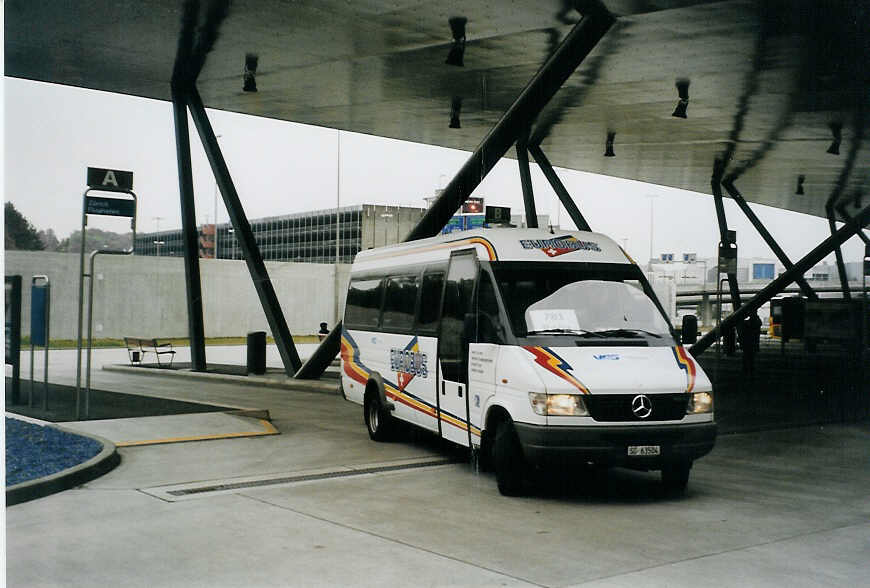 (080'937) - Gallus, St. Gallen - SG 63'504 - Mercedes am 18. Oktober 2005 in Z�rich, Flughafen (Einsatz VBG)
