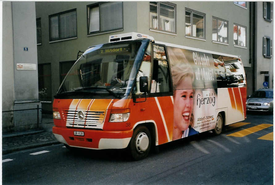 (081'124) - AAGU Altdorf - Nr. 38/UR 9138 - Mercedes/Auw�rter am 20. Oktober 2005 in Altdorf, Telldenkmal