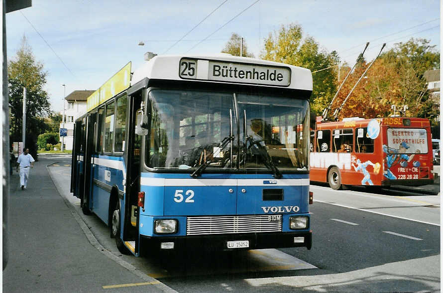 (081'307) - VBL Luzern - Nr. 52/LU 15'052 - Volvo/Hess am 21. Oktober 2005 in Luzern, Br�elstrasse