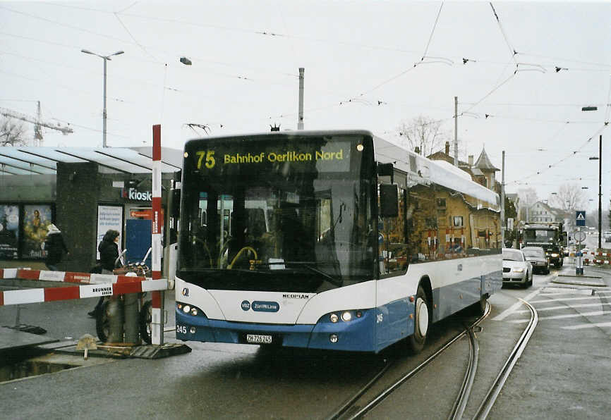 (081'629) - VBZ Z�rich - Nr. 245/ZH 726'245 - Neoplan am 28. November 2005 beim Bahnhof Z�rich-Seebach