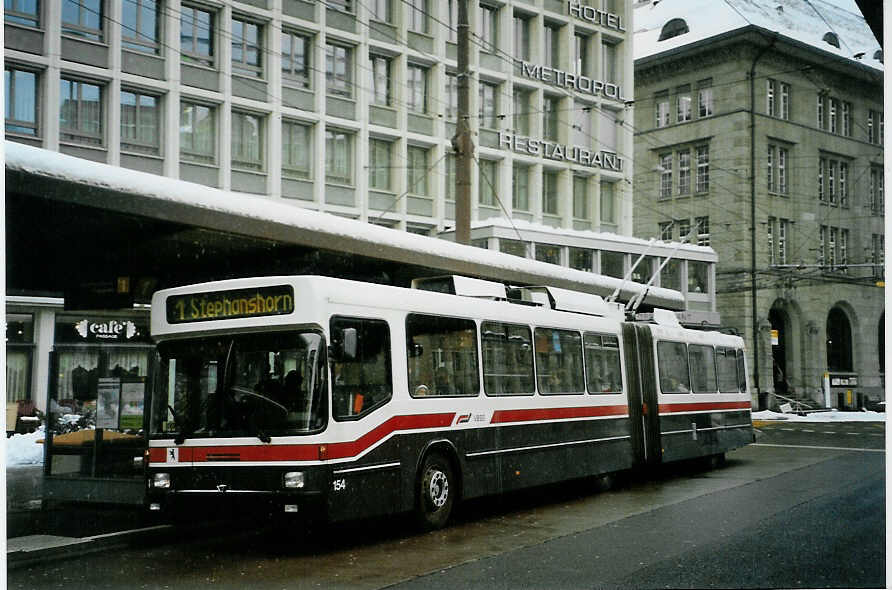 (030'031) - VBSG St. Gallen - Nr. 154 - NAW/Hess Gelenktrolleybus am 22. M�rz 2007 beim Bahnhof St. Gallen