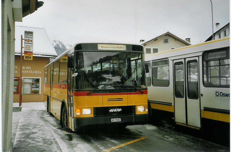 (082'329) - Terretaz, Zernez - GR 75'002 - NAW/Hess (ex Frigg, Zernez) am 1. Januar 2006 in M�stair, Posta