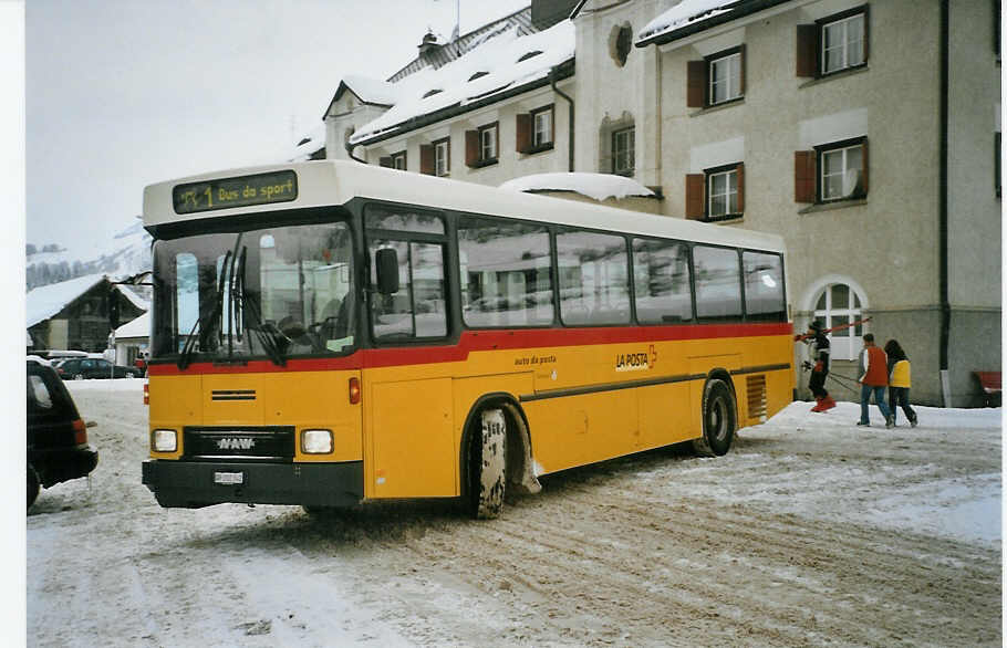(082'409) - PostAuto Graub�nden - GR 102'342 - NAW/Hess (ex P 24'458) am 1. Januar 2006 beim Bahnhof Scuol-Tarasp