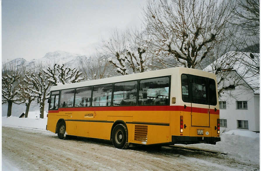 (082'410) - PostAuto Graub�nden - GR 102'342 - NAW/Hess (ex P 24'458) am 1. Januar 2006 beim Bahnhof Scuol-Tarasp