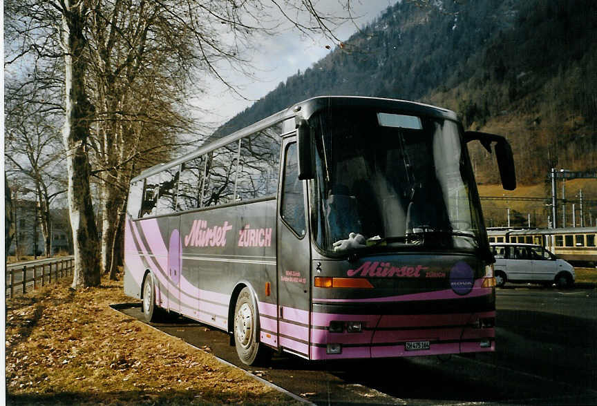 (082'720) - M�rset, Z�rich - ZH 475'164 - Bova am 22. Januar 2006 beim Bahnhof Interlaken Ost