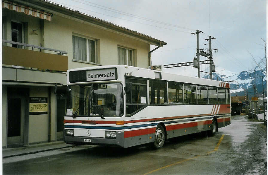 (083'125) - Stryffeler, Boltigen - BE 505 - Mercedes (ex LVB Lenk) am 19. Februar 2006 beim Bahnhof D�rstetten