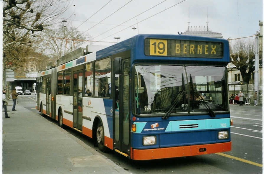 (083'432) - TPG Gen�ve - Nr. 705 - NAW/Hess Gelenktrolleybus am 6. M�rz 2006 in Gen�ve, 22-Cantons