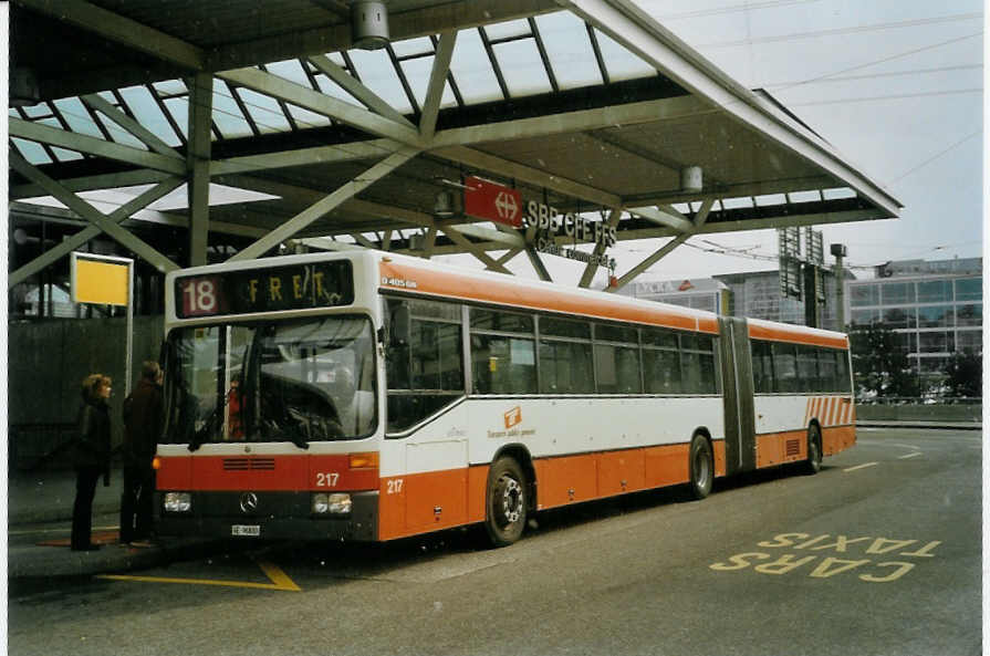 (083'506) - TPG Gen�ve - Nr. 217/GE 96'800 - Mercedes am 6. M�rz 2006 in Gen�ve, A�roport