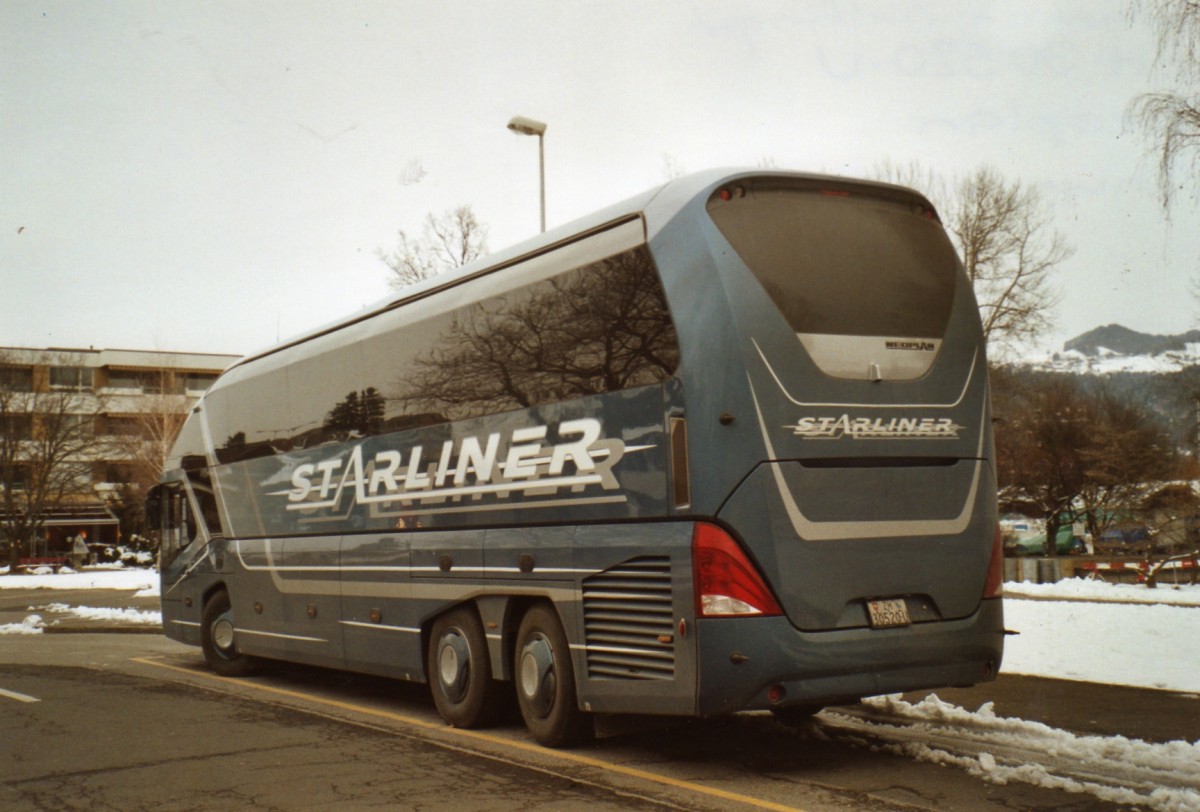 (083'835) - Neoman, Otelfingen - ZH 30'520 U - Neoplan am 8. M�rz 2006 in Thun, Lachen