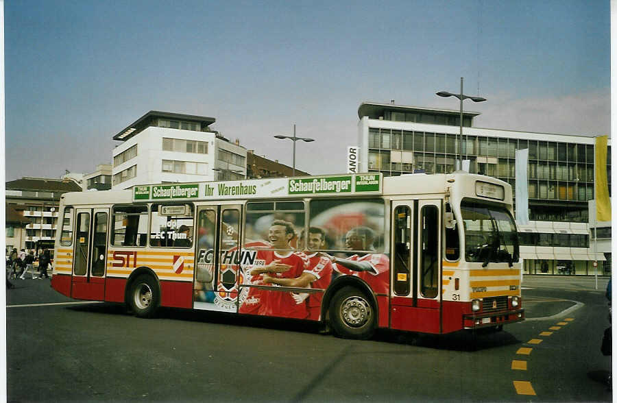 (083'902) - STI Thun - Nr. 31/BE 419'031 - Volvo/R&J (ex SAT Thun Nr. 31) am 15. M�rz 2006 beim Bahnhof Thun